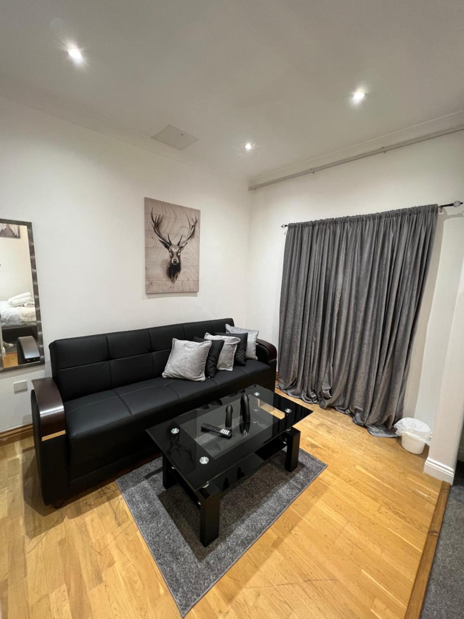 Camden Rooms 2 ลอนดอน ภายนอก รูปภาพ