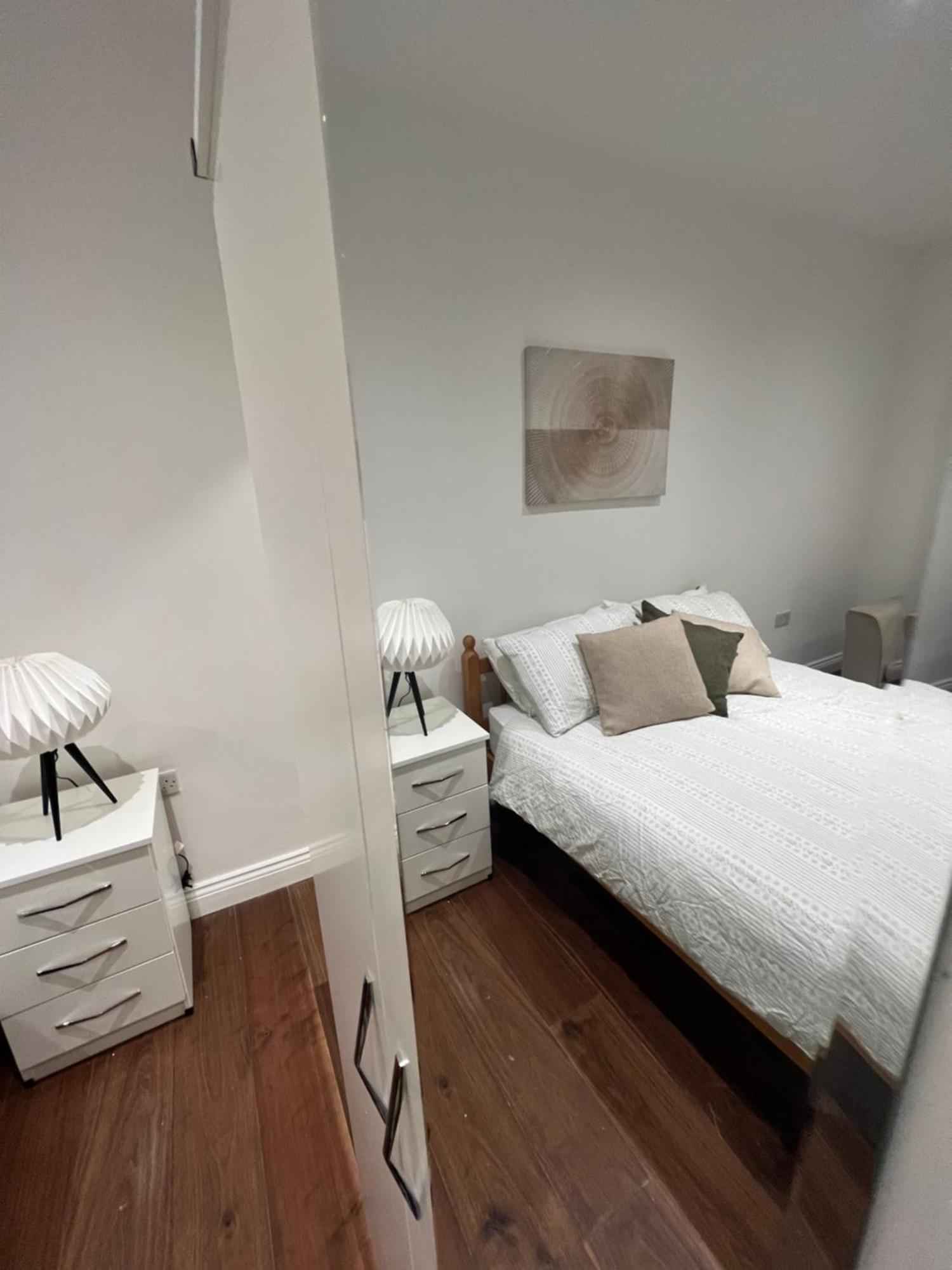 Camden Rooms 2 ลอนดอน ภายนอก รูปภาพ